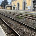 binario stazione ferroviaria