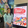 Assessora Ermini su una piazza di libri