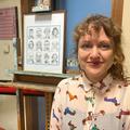 Artista Maddalena Muller a Casa Martelli per la mostra di caricature